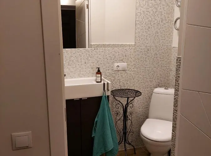 Mini With Separate Entrance *